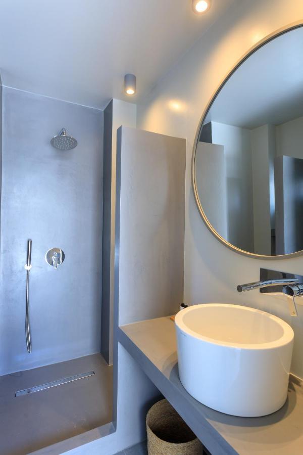 Iliades Luxury Boutique Suites Batsi  Exterior photo